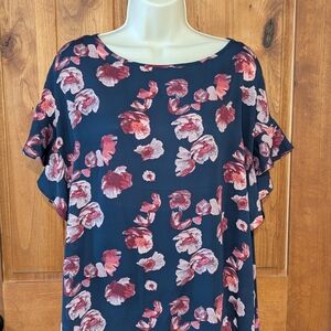 Banana Republic Floral Navy and Pink Women's‎ Top
